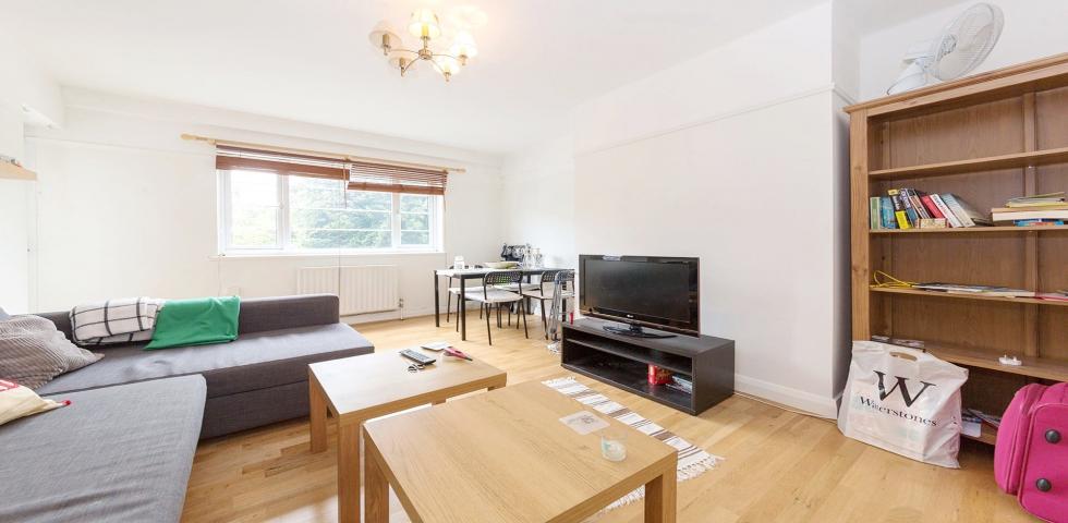 			2 Bedroom, 1 bath, 1 reception Flat			 West End Lane, West Hampstead 